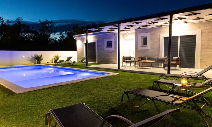 Stankovci Villa | Tranquil Holiday home Nena with swimming pool