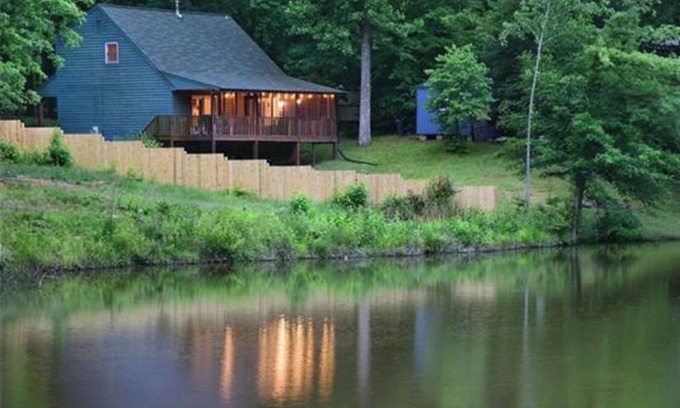 Mount Gilead House | Tranquil Lake Life Getaway @ Lake Tillery - Pet Friendly! Lake Community