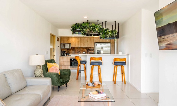 Jaco Apartment | Tranquil lakefront apartment with stunning views & pool access