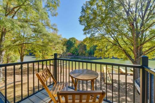Mount Mourne Apartment | Tranquil Lakefront Carriage House with Dock