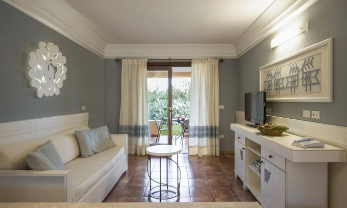 Pula Apartment | Tranquil Lantana Resort Hotel & Apartments 1 Bedroom room apartment sleeps 5 per
