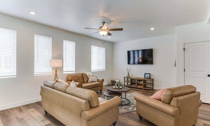 American Fork House | Tranquil Locale, Double Garage!