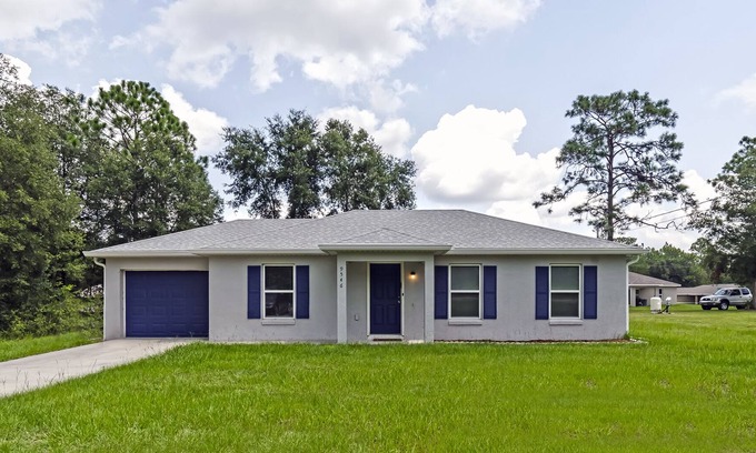 Silver Springs Shores House | Tranquil & Modern ~ 20min to Downtown ~ King Beds!