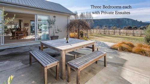 Albert Town House | Tranquil on Ribbonwood - Wanaka Holiday Home