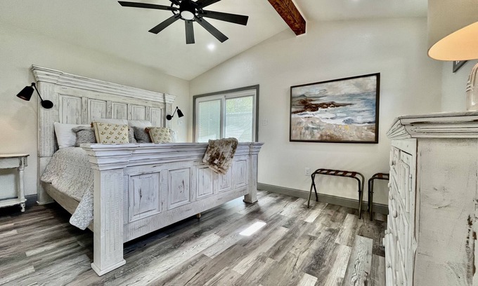Kerrville Cottage | Tranquil & Serene Cottage for 2 with Private River Access