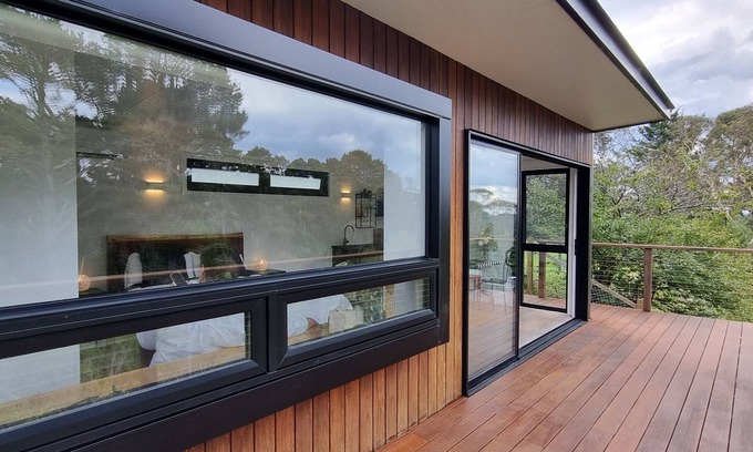 Leura Apartment | Tranquil Studio Retreat in Leura with Private Bush Outlook.