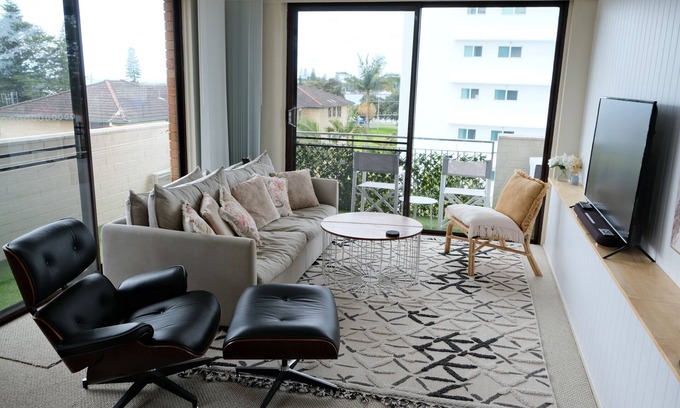 Tuncurry Apartment | Tranquil, Stylish, Retreat - 3 Bedrooms