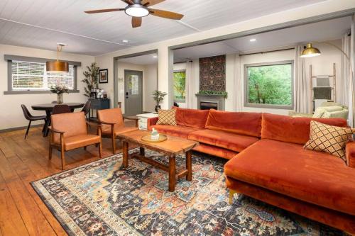 Dahlonega House | Tranquil & Stylish, Wineries, Hiking, 8min to Town