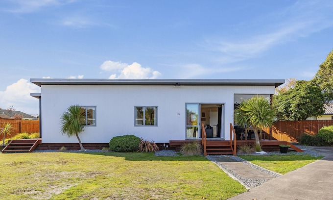 Hilltop House | Tranquil Tauhara - Taupo Central Holiday Home