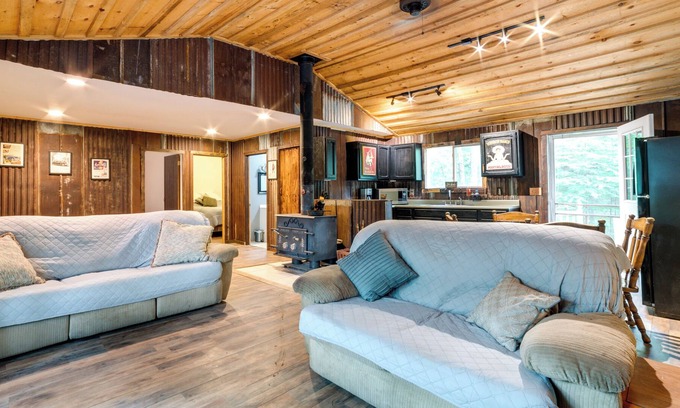 Owego Cabin | Tranquil Tioga Retreat w/ Private Hot Tub!
