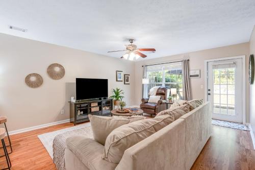 Auburn House | Tranquil Townhome