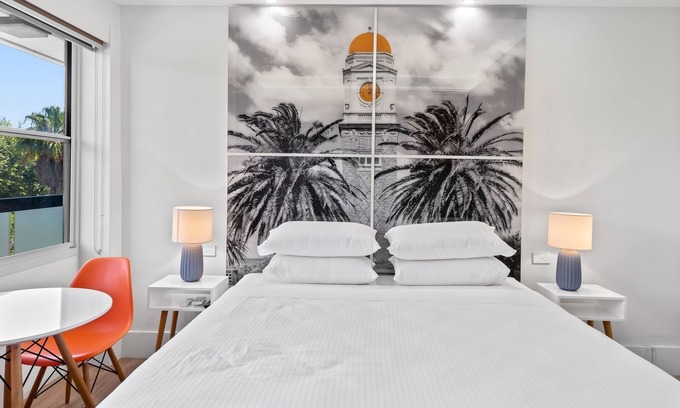 St Kilda Apartment | Tranquil Urban Escape in St. Kilda
