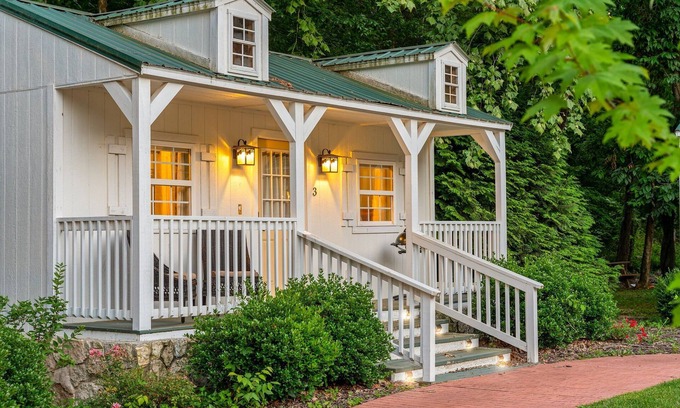 Blue Eye Cabin | Tranquil Woodland Cottage | Romantic Stay for Two