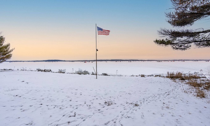 Montello House | Tranquility and peacefulness on Puckaway Lake