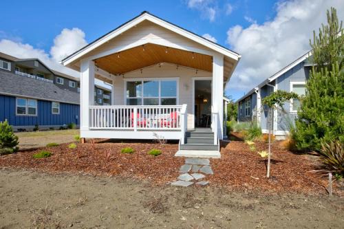 Ocean Shores House | Tranquility Base Cottage