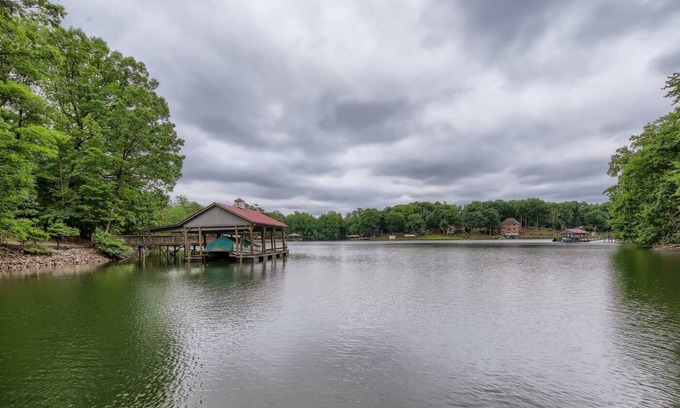 Troutman House | Tranquility Bay