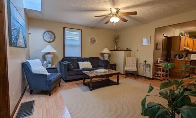 Dayton House | Tranquility Cottage- Close to UD
