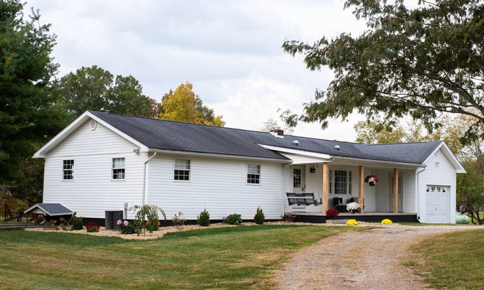 West Union House | Tranquility Cottage | 3 Bed, 1.5 Bath