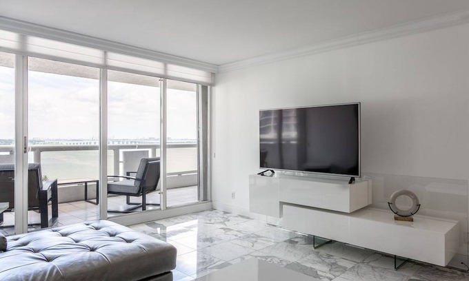 Downtown Miami Apartment | Tranquility on the Bay