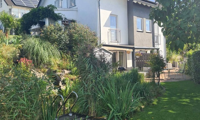 Oberzissen Apartment | Traumhaftes und Entspanntes Wohnen am Gartenteich