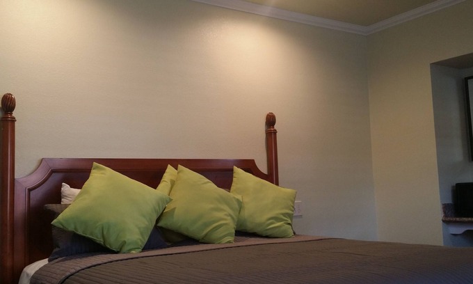 Mosswood Hotel | Travel Inn