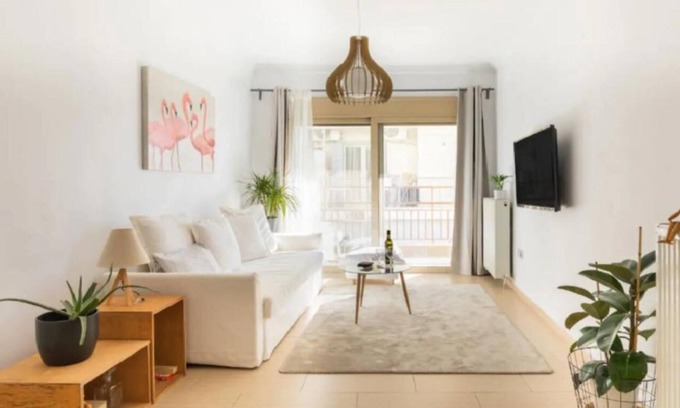 Old Town Apartment | Traveler Home 85m2 Free Parking Next to Center