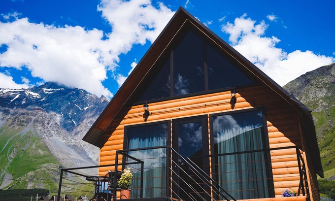 Gergeti Cottage | Traveler's Cottage in Kazbegi