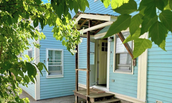 South Medford Apartment | Traveler’s Den in Medford