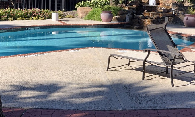 South Main Apartment | Travelers dream! 1bd 1 bath getaway