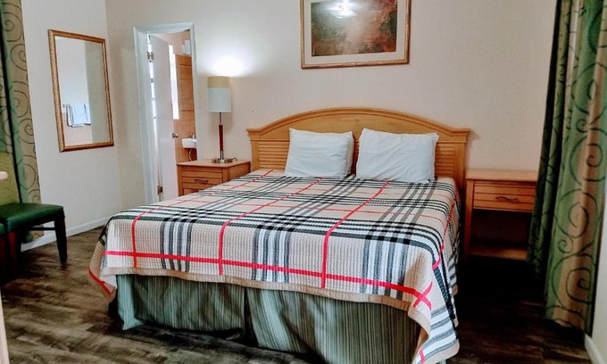 Clearwater Hotel | Travelers Inn - Clearwater