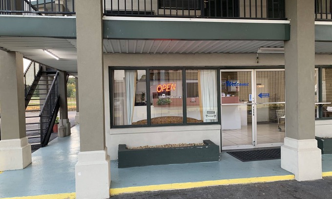 Valdosta Hotel | Travelers Inn