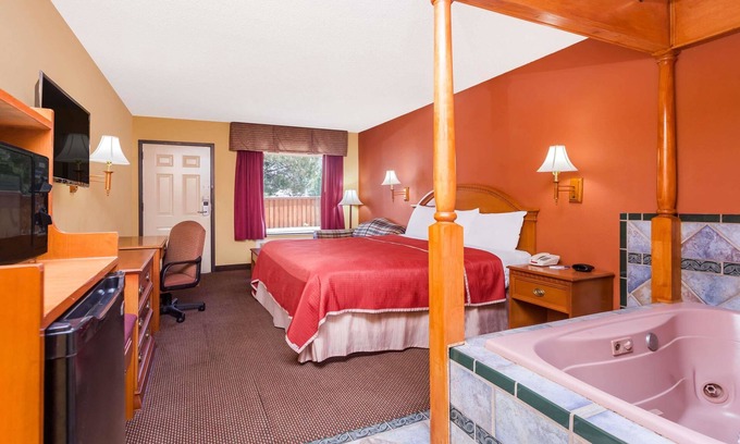 Graysville Hotel | Travelodge by Wyndham Chattanooga/Hamilton Place