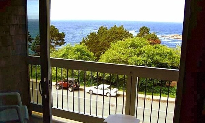 Depoe Bay Hotel | Travelodge by Wyndham Depoe Bay
