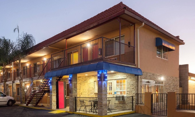 El Cajon Hotel | Travelodge by Wyndham El Cajon