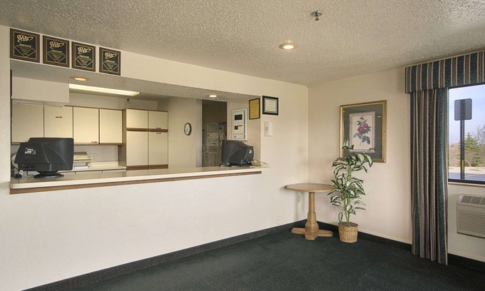 Hudsonville Hotel | Travelodge by Wyndham Hudsonville