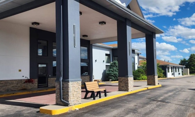 Rapid City Hotel | Travelodge by Wyndham Rapid City/Black Hills