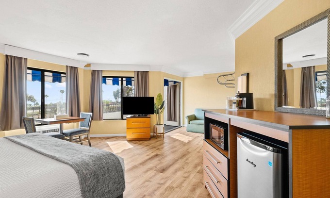 San Clemente Hotel | Travelodge by Wyndham San Clemente Beach