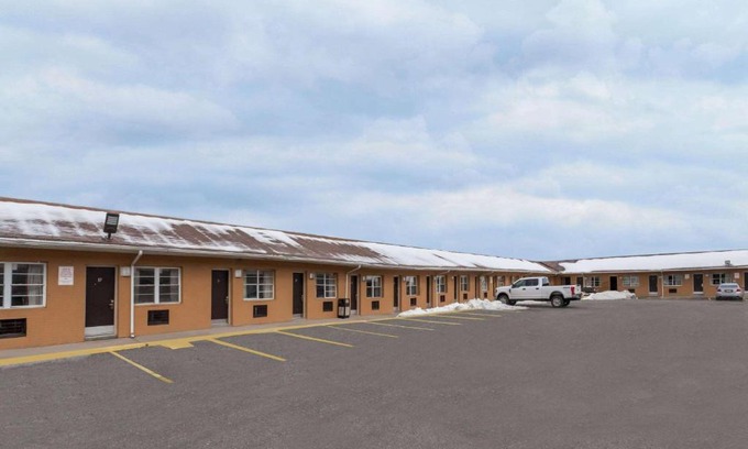Jersey City Hotel | Travelodge by Wyndham Jersey City