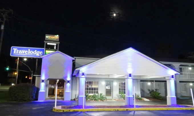 Walterboro - St. George Hotel | Travelodge by Wyndham Walterboro