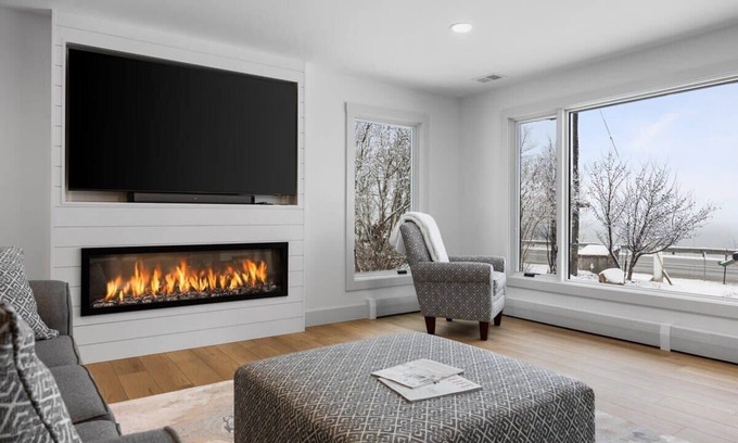 Greilickville House | Traverse City Elmwood Ranch - Dog Friendly!