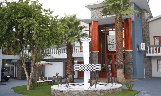 Kempton Park House | Travetel OR Tambo Airport
