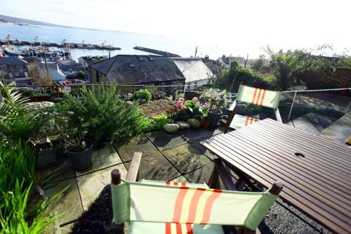 Newlyn House | Trawler Cottage traditional cottage with stunning sea view