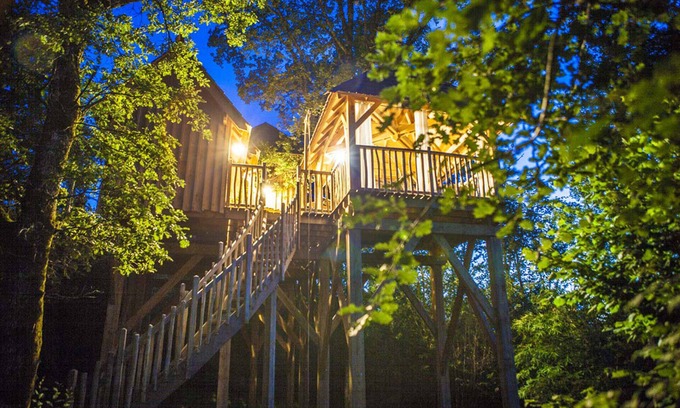 Savignac-de-Miremont Cabin | Tree house with private spa