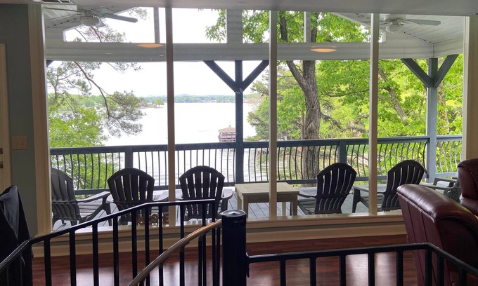 Norwood House | Tree Top Cove on Lake Tillery- Family Friendly Waterfront Escape