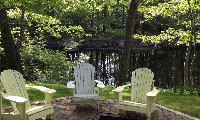 Southern Coast Apartment | Tree Tops apartment with large deck overlooking the Kennebunk River
