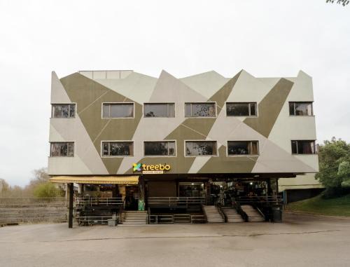 Bhopal Hotel | Treebo Ashirwad Regency