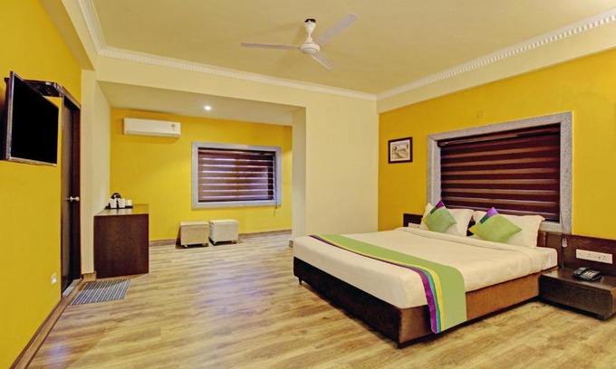 Ballygunge Hotel | Treebo ASL Prime, Gariahat