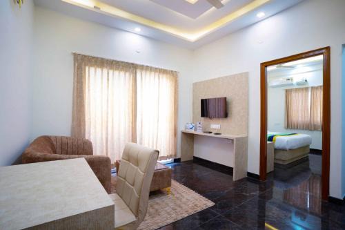 Bengaluru Hotel | Treebo Galaxy Kings Suites, Hebbal