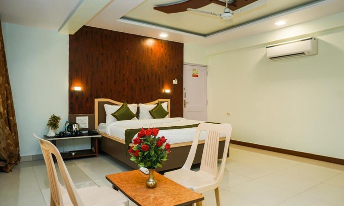 Mahabaleshwar Hotel | Treebo Hillway Inn Main Market