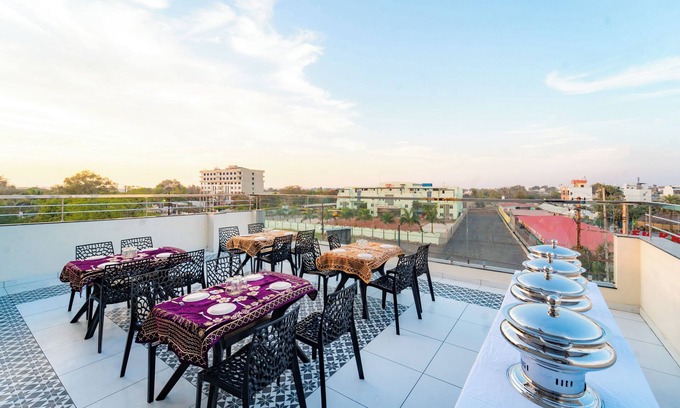 Ujjain Hotel | Treebo Neel Orchid